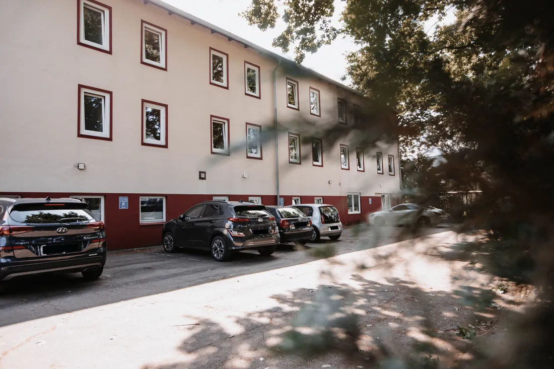 Kostenlose, kameraüberwachte Parkplätze am Arcade Hostel