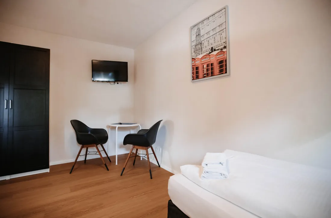 Comfort Doppelzimmer mit Sitzecke im Arcade Hostel Hamburg